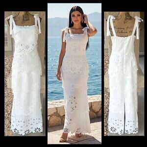 Petal and Pup White Laser Cut and Scalloped Edges Florals Maxi Dress Size L